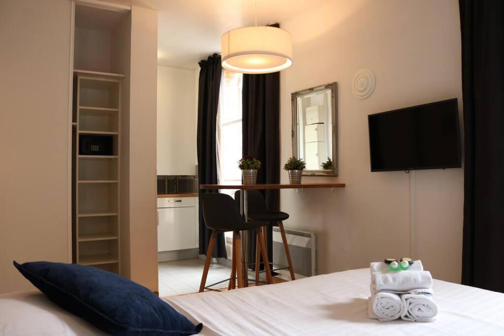 405 - Sejour Romantique Dans Un Studio De Paris 5 - Flat-Guest エクステリア 写真